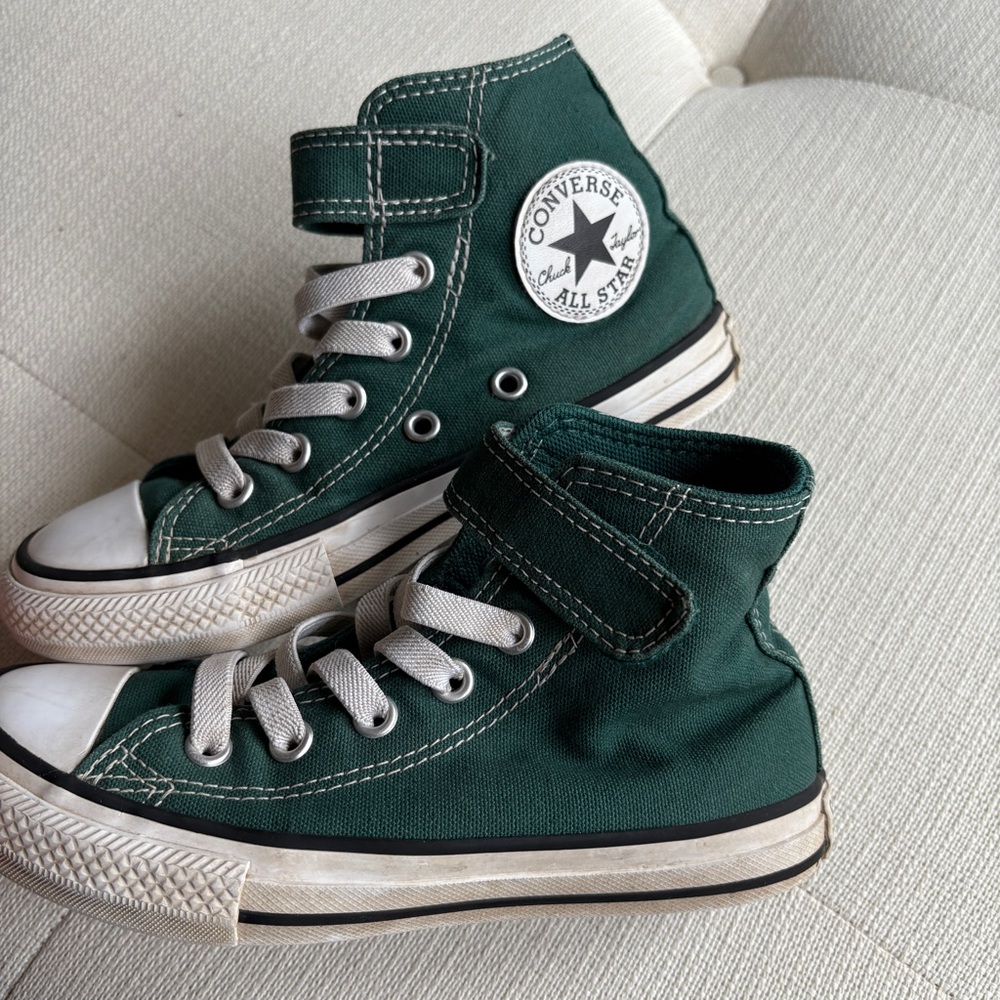 CHUCK TAYLOR All Star kids easy on shoes size 12